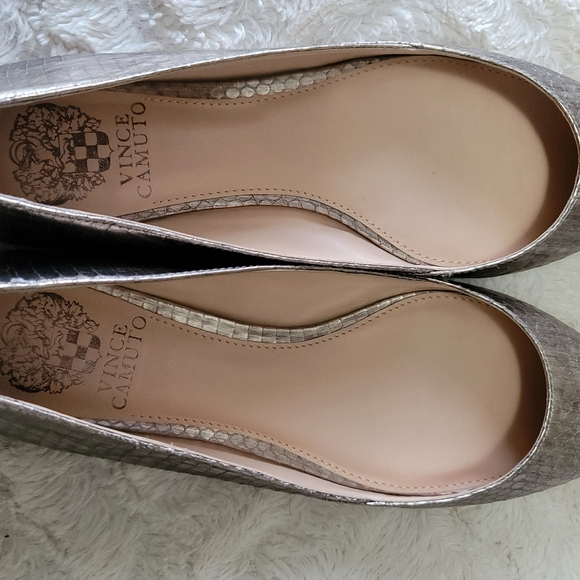 Vince Camuto Alley Pointy Toe Flat - Picture 4 of 6